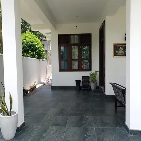 W7 Liya Rest Inn Weligama Exterior photo