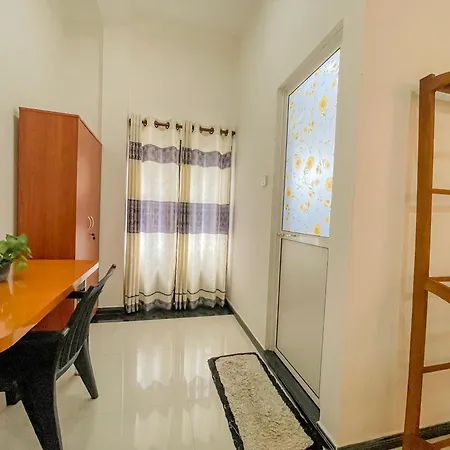 W7 Liya Rest Inn Weligama Room photo