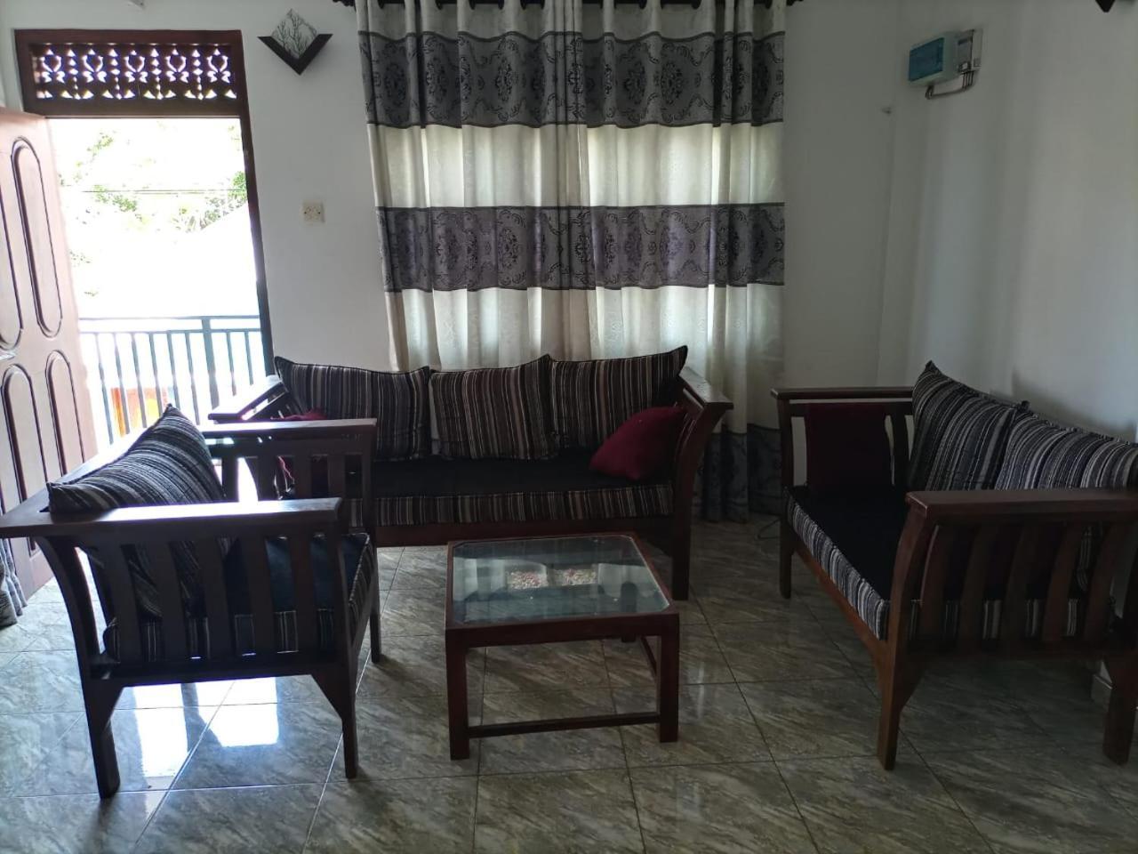 W7 Liya Rest * Weligama