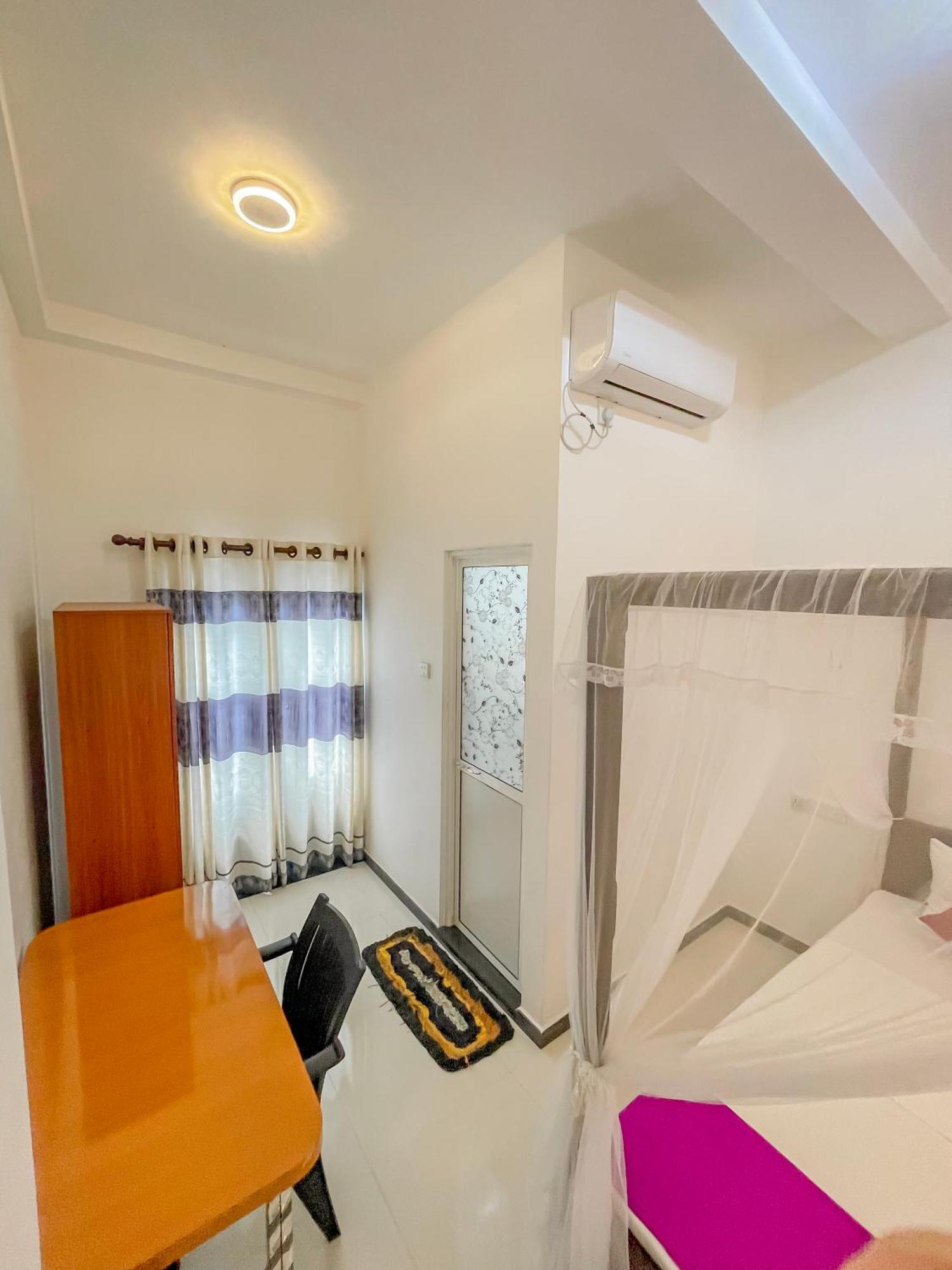 W7 Liya Rest Apartment